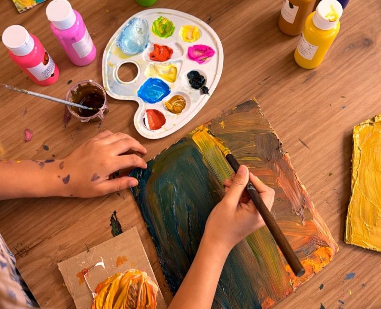 Kinder malen und Basteln in Kreativkurs Bastelkurs in Kaarst